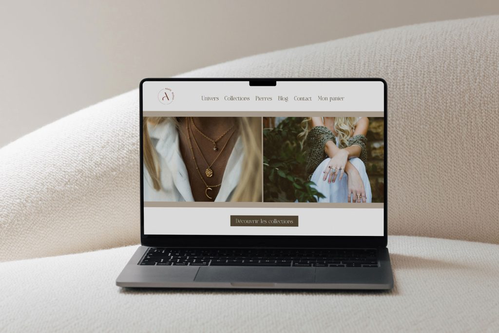 Le site internet de la marque de bijoux Agate dispose de la nouvelle identité visuelle.