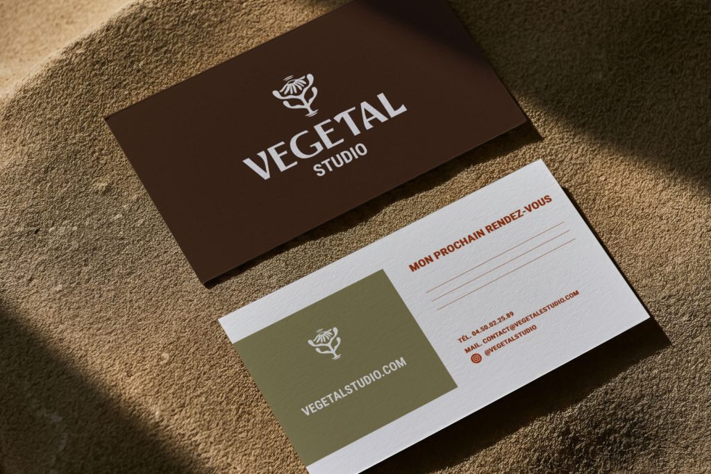 Création de carte de rendez-vous avec le logo du salon de coiffure au recto.