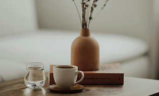 Une phase d'échange, de connexion humaine est importante entre le designer graphique et la marque